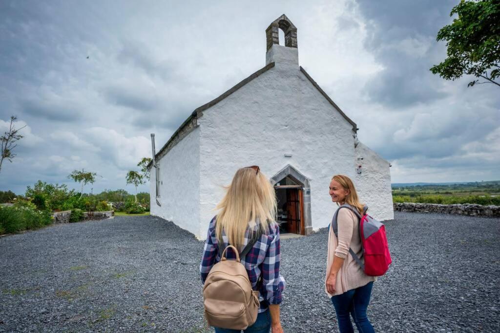 The Burren Art Gallery Built In 1798 Villa Tubber Bagian luar foto